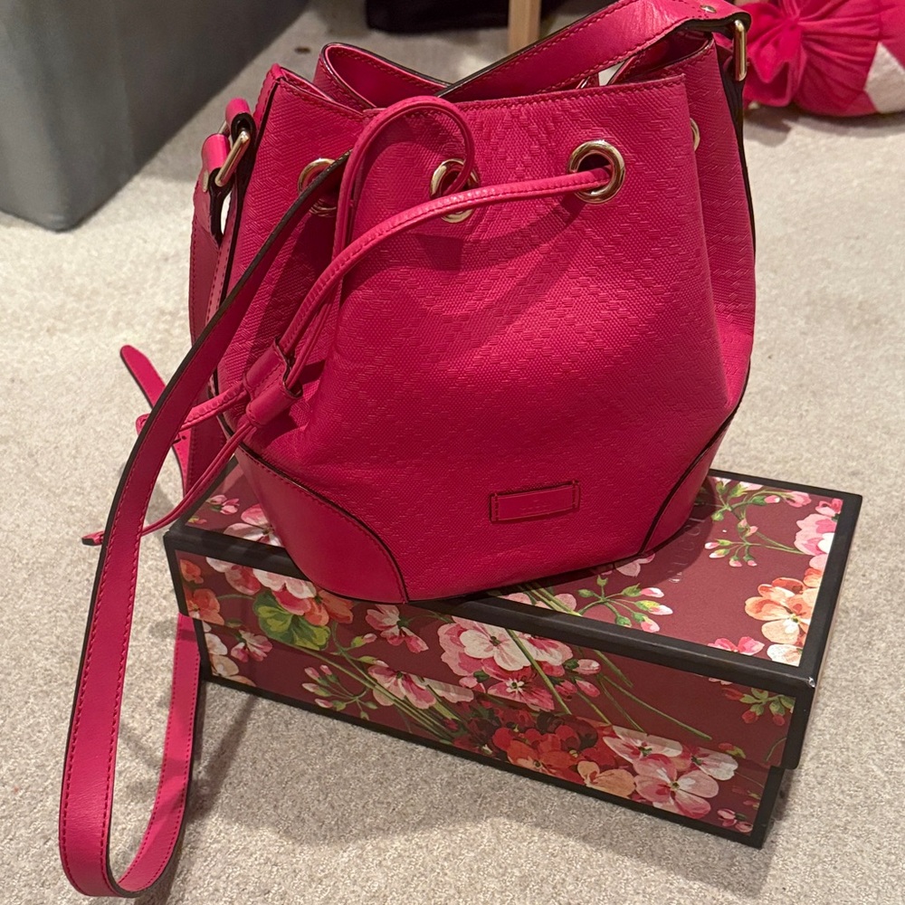 Gucci  Drawstring Bucket Bag